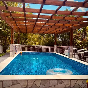 belle-montagne-holiday-apartments.maheislandhotels.com/